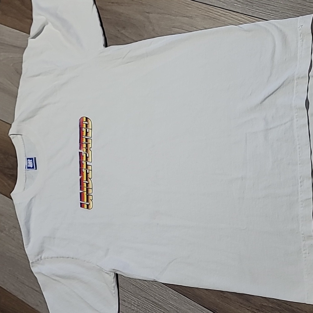 Undefeated Metallic Logo shirt size medium mens